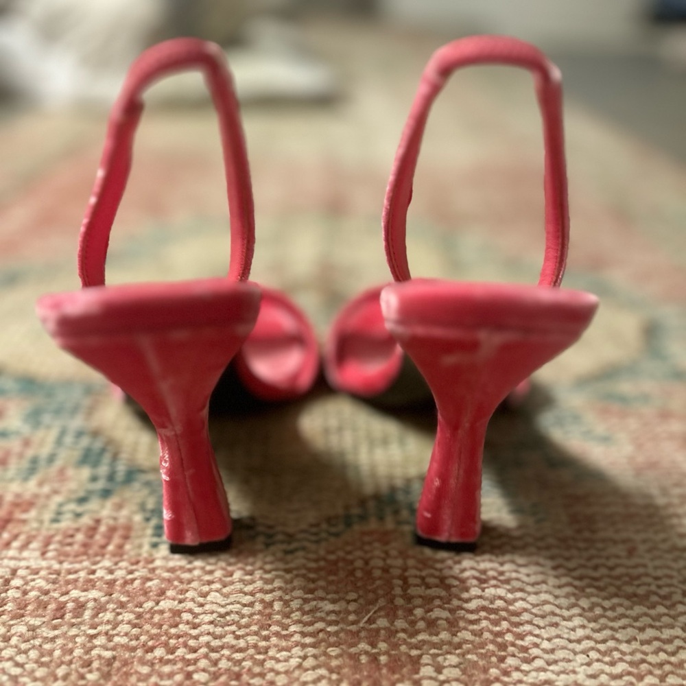 3JUIN Pink Velvet Lily Heels - Picture 4 of 5